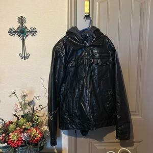 Men’s Black Small Levi’s Leather Jacket with Fleece Lining